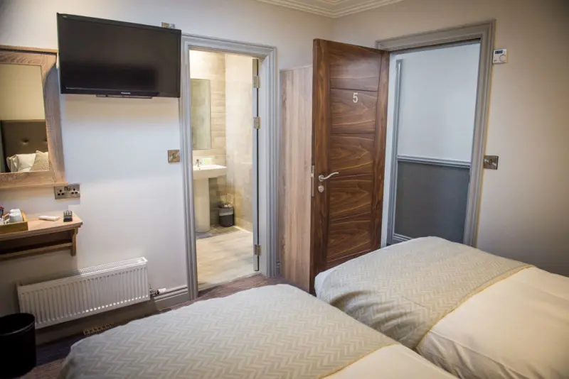 double-twin-room-2-800x534